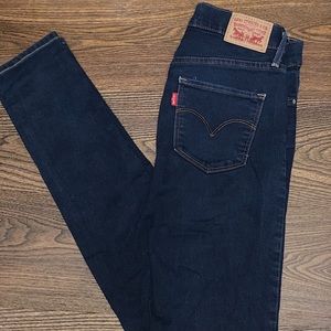 LEVI DARK BLUE JEANS